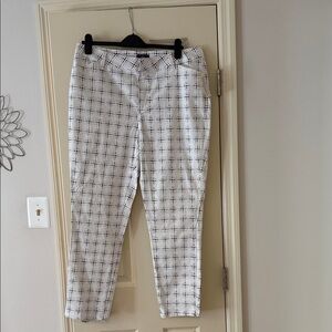 NYDJ  White and Black Checkered Pants, size 16